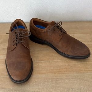Clark’s Men's Brown Leather Oxfords